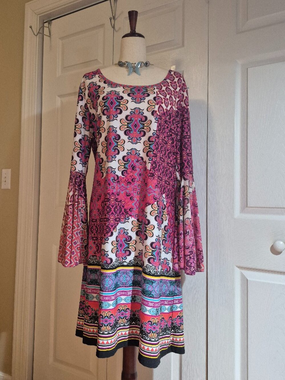 Gorgeous Pink Paisley Dress with Bell Sleeves sz 16W